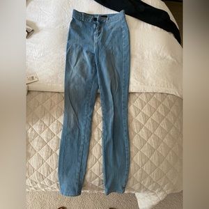 V2 High-Waisted Fit Jeans